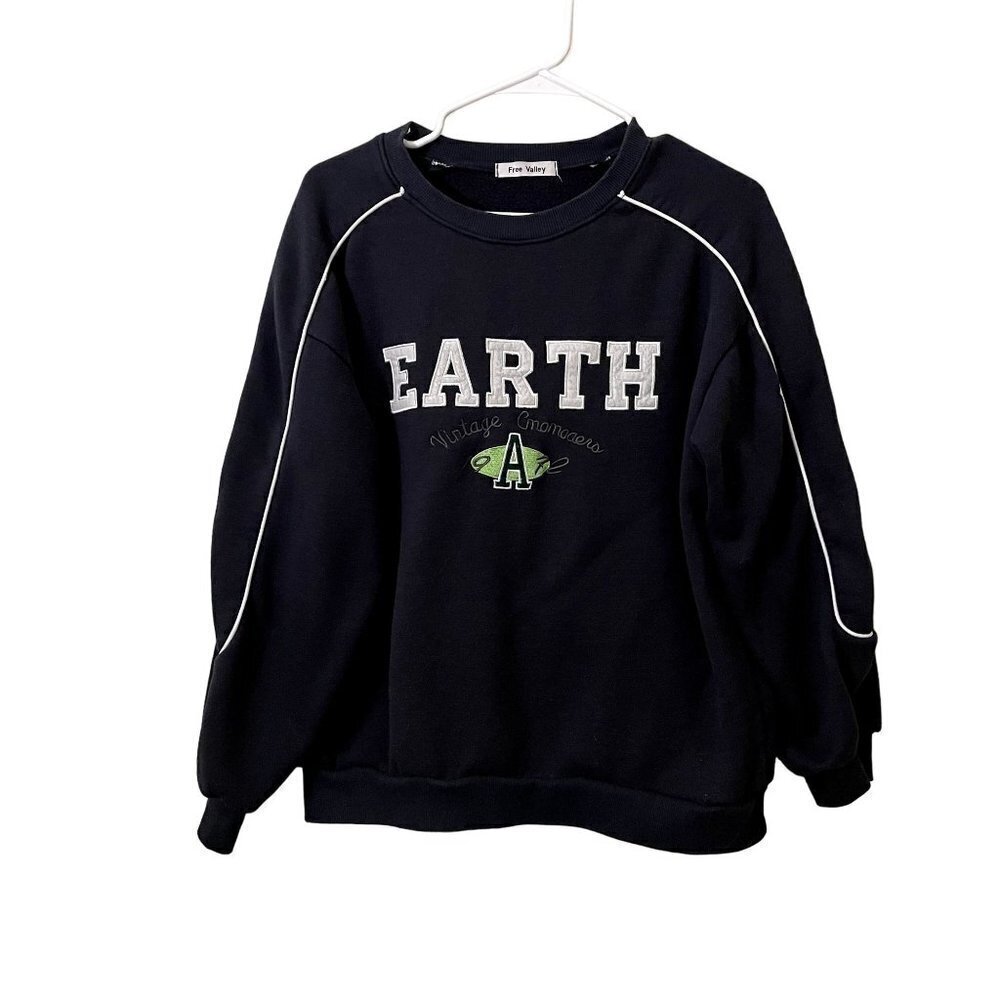 Free Valley Earth navy blue crewneck sweater top fleece comfortable winter
